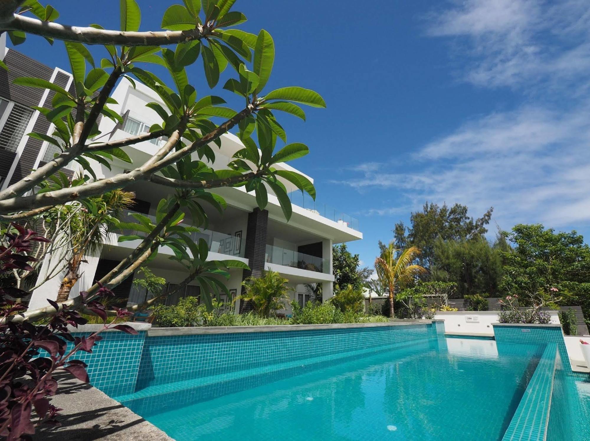 Myra Seafront Suites With Lov كاب مالهيريوكْسْ المظهر الخارجي الصورة