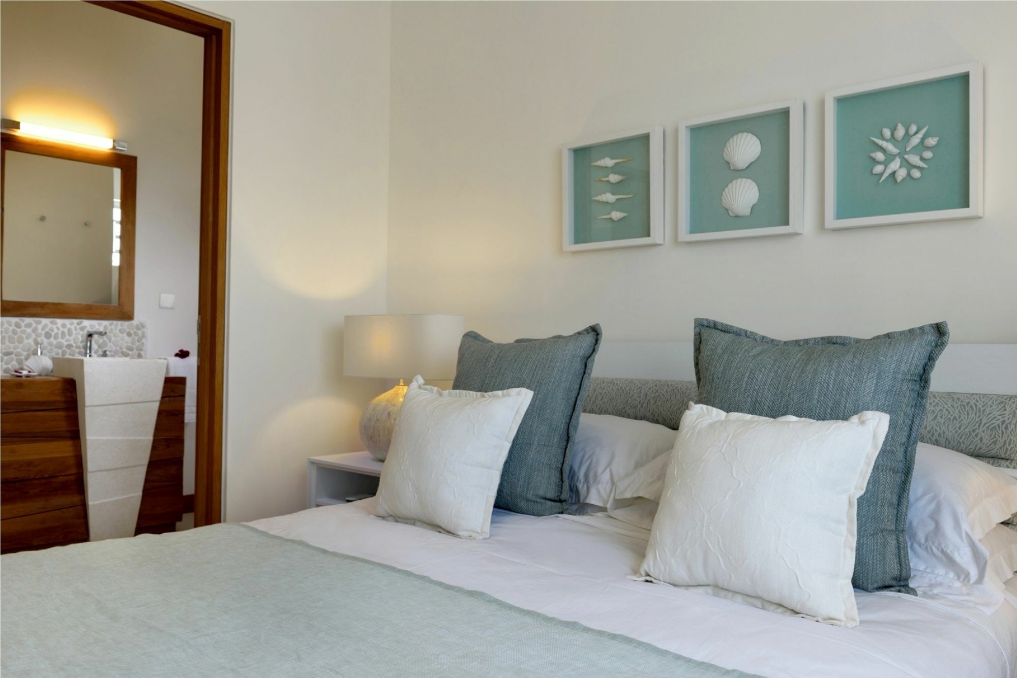 Myra Seafront Suites With Lov كاب مالهيريوكْسْ المظهر الخارجي الصورة
