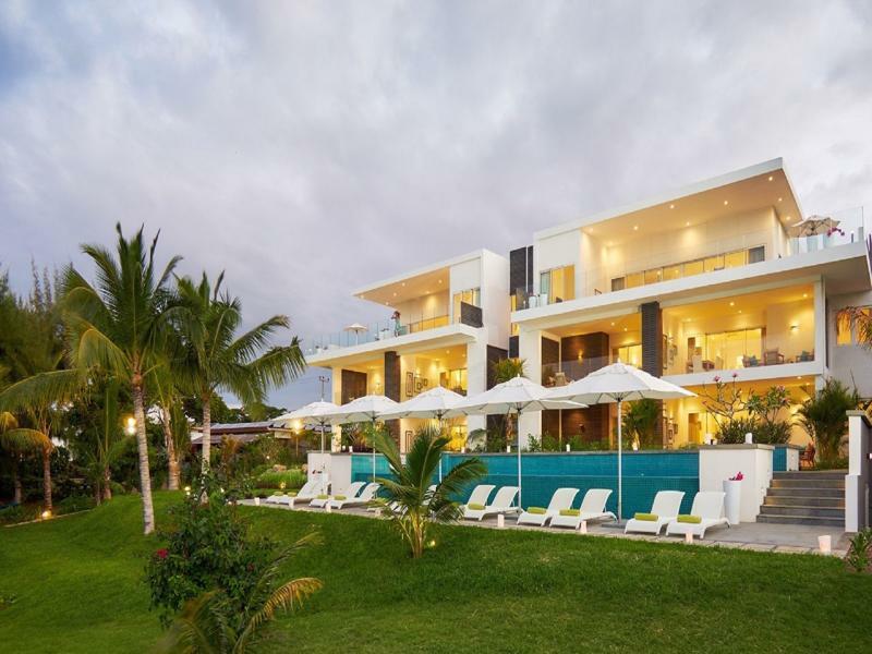 Myra Seafront Suites With Lov كاب مالهيريوكْسْ المظهر الخارجي الصورة