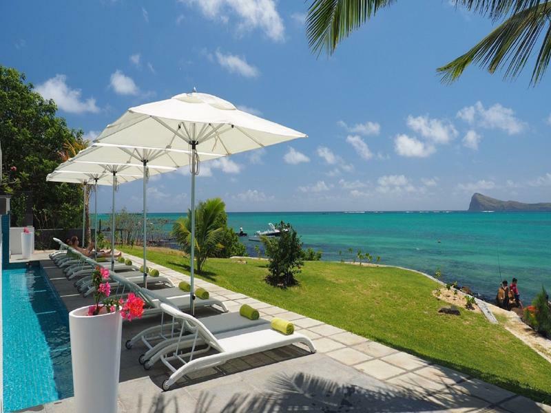Myra Seafront Suites With Lov كاب مالهيريوكْسْ المظهر الخارجي الصورة